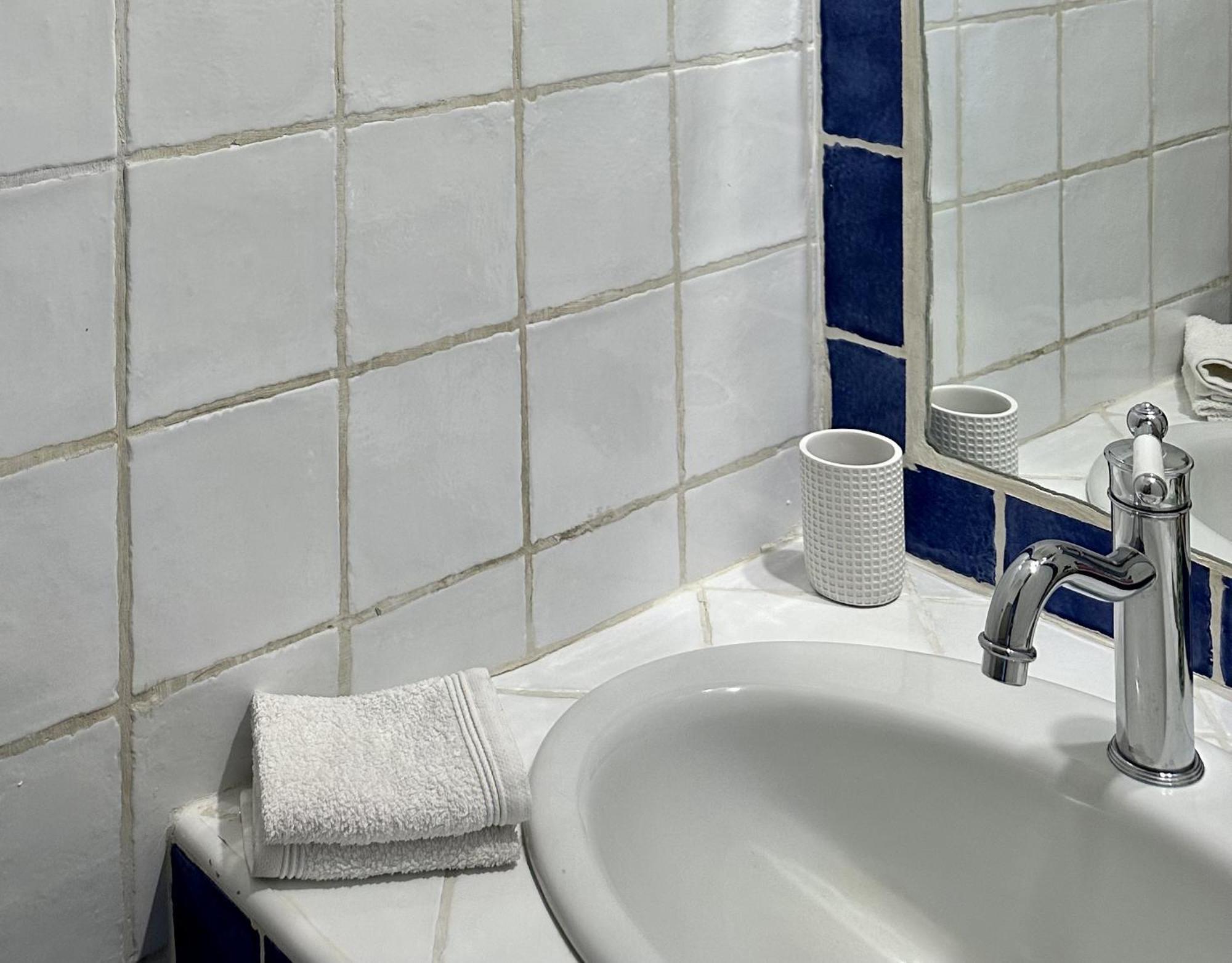 Mas De La Sacristiere Daire Jonquerettes Oda fotoğraf
